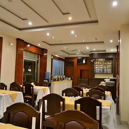 Hotel Point Pokhara Extérieur photo
