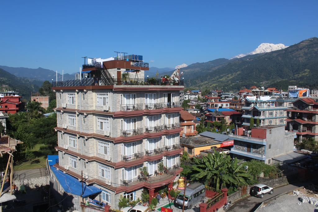 Hotel Point Pokhara Extérieur photo