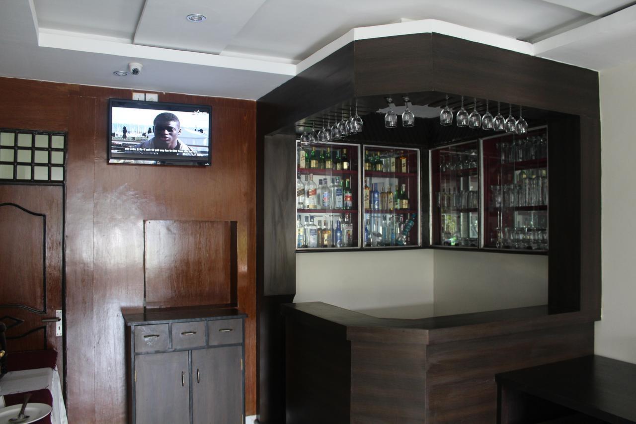 Hotel Point Pokhara Extérieur photo