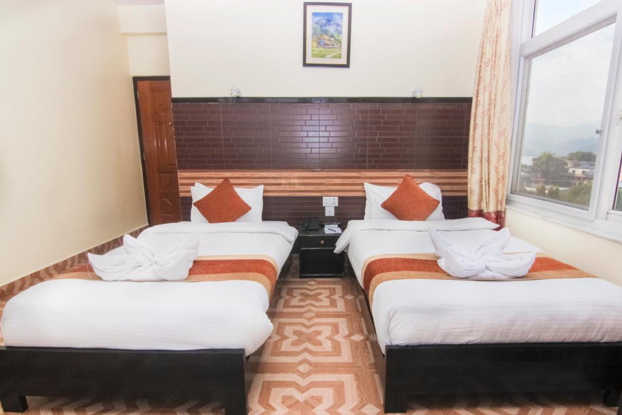 Hotel Point Pokhara Extérieur photo