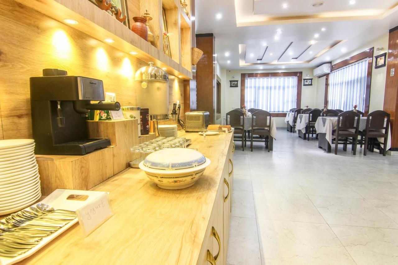 Hotel Point Pokhara Extérieur photo
