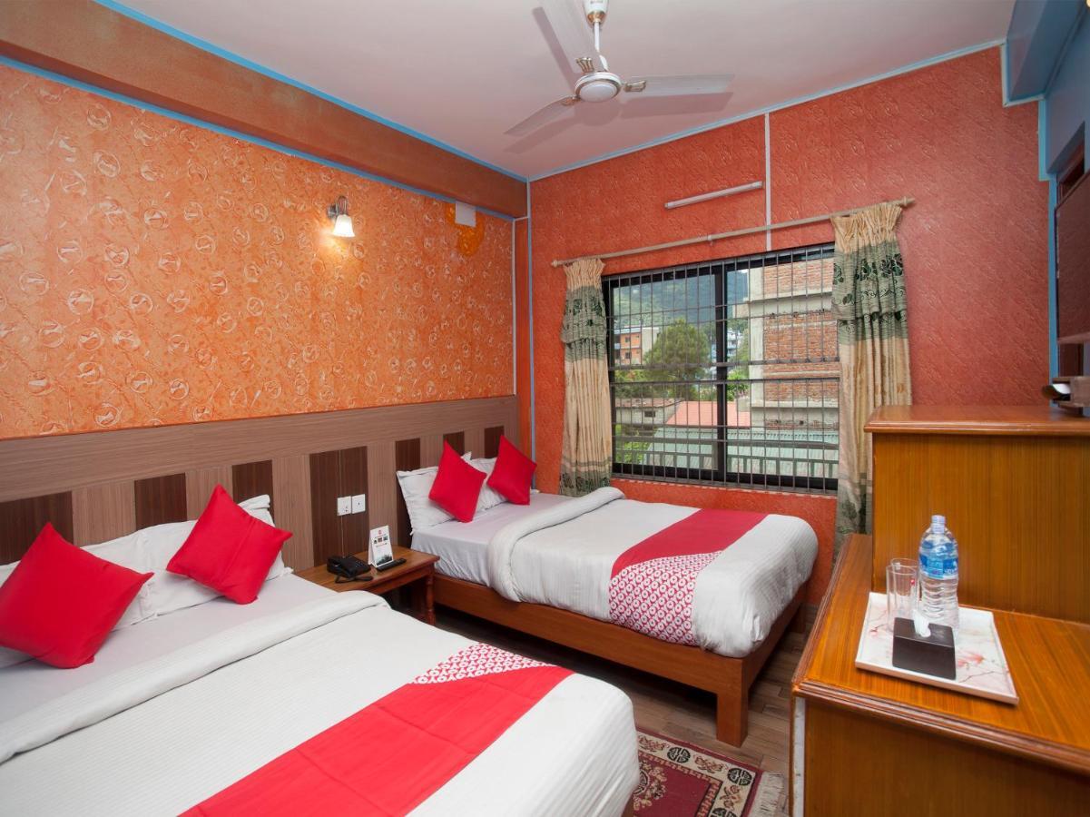 Hotel Point Pokhara Extérieur photo