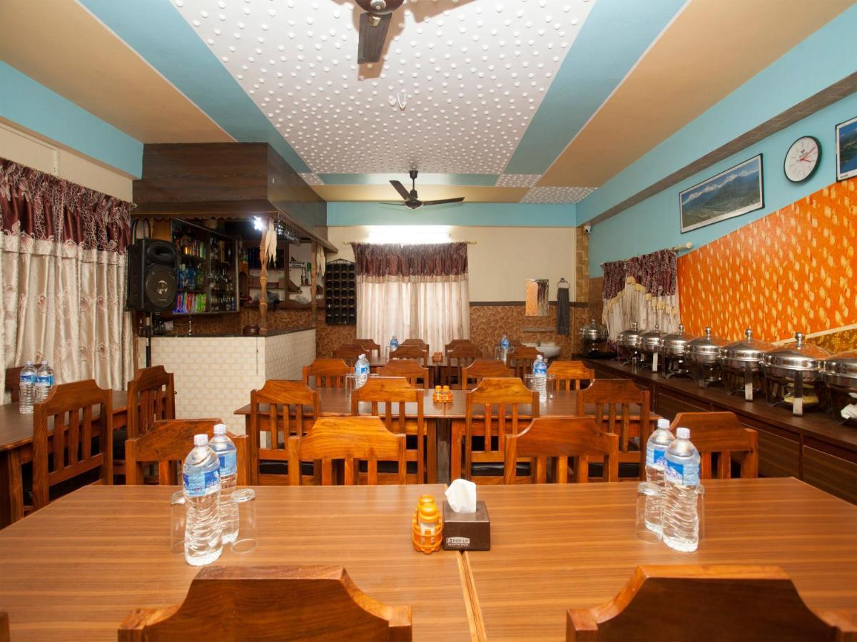 Hotel Point Pokhara Extérieur photo