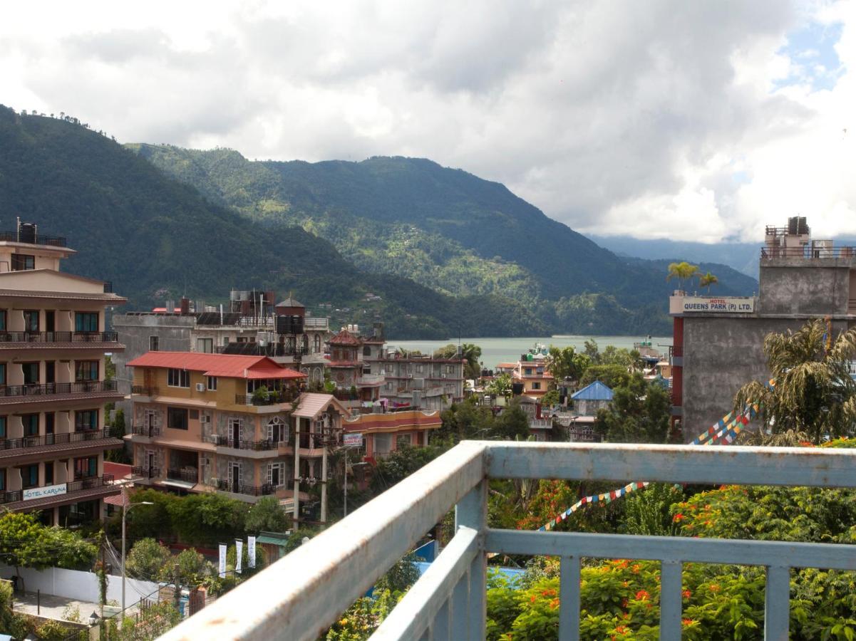 Hotel Point Pokhara Extérieur photo